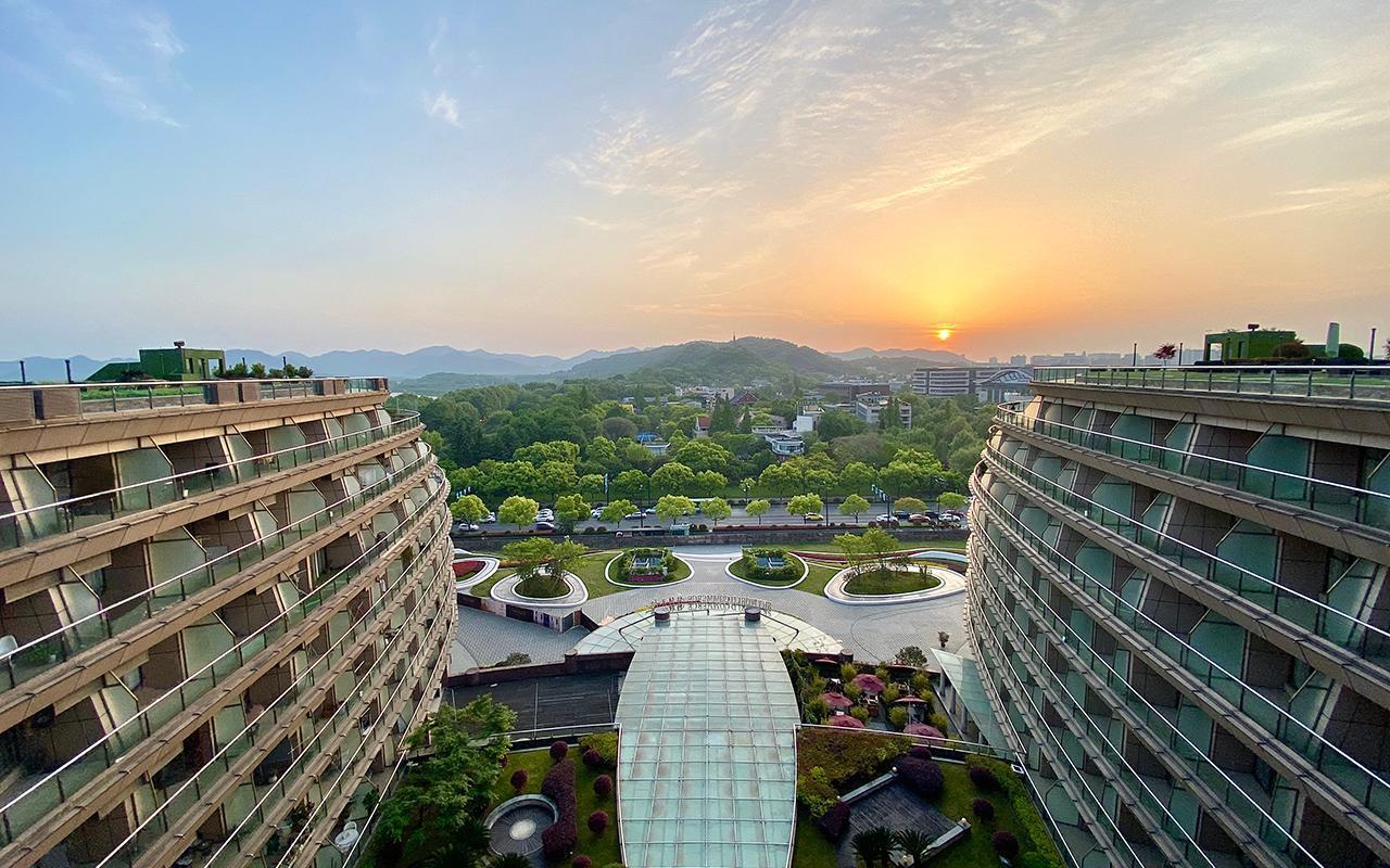 Wyndham Grand Plaza Royale Hangzhou Exterior photo